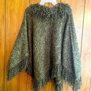 Heavy Green Women’s Poncho